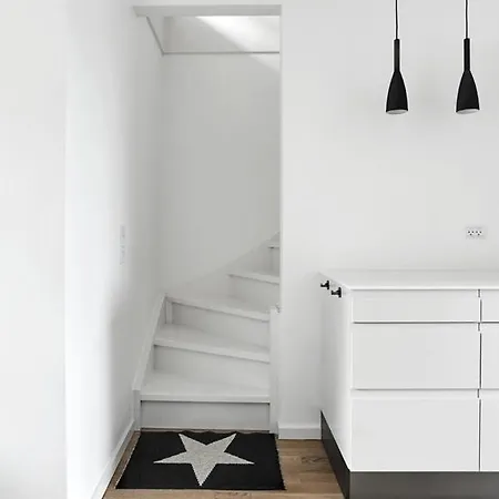 Bella House 公寓 *